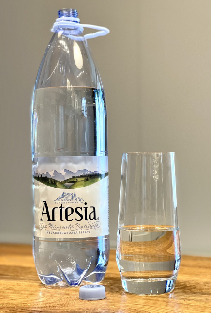 În fiecare zi un produs românesc – apă Artesia